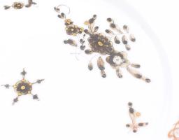 Herendi, Óherendi monogramos virág mintás lapos tányér. Kézzel festett, jelzett, minimális kopásokka...