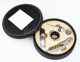 Bornyitó szett. Eredeti műbőr dobozban d: 15 cm