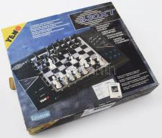 Yeno 430 XT elektromos utazó sakk készlet, dobozában