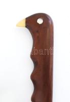 Stilizált madárfigurával díszített kínai tőr, tokjában, h: 36 cm