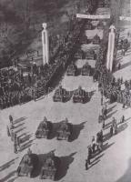 Pragher, Willy: 
Bukarest. Stadt der Gegensätze. - Bukaresti. Orasul contrastelor.
Berlin, (1941)....