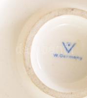 Hummel fiú kosárral, jelzett, restaurált, m: 13 cm