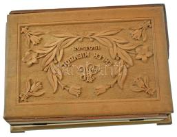 Vegyes, magyar és külföldi érmetétel mintegy ~3,5kg súlyban, benne nagy mennyiségű Eurocent, illetve hamis vas pénzek, a II. világháborúból származó faragott fa dobozban, "EMLÉK KIEVBŐL 1942-43" szöveggel T:vegyes Mixed, Hungarian and foreign coin lot, within many Eurocent and fake iron coins, in a carved wooden box from the World War II with "EMLÉK KIEVBŐL 1942-43 (Memory from Kyiv 1942-43)" carving (~3,5kg) C:mixed