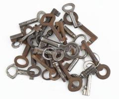 Régi bútor és ládika kulcsok