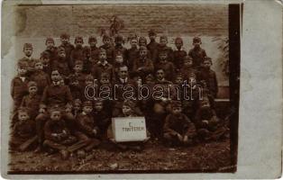 1920 Karád (Somogy), II. gimnázium osztálya katonai ruhában. photo (EK)