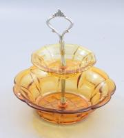 Borostyánszínű emeletes kínáló, hibás szerelékkel, d: 21 cm