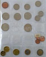 282db-os vegyes Egyesült Királyság forgalmi- és forgalmi emlék érmékből álló tétel használt állapotú berakóban, benne brit, ír, Man-szigetek, stb. érméi (1/2,1,2 font névértéke ~30font) T:vegyes 282pcs mixed United Kingdom circulation- and commemorative circulation coins in used condition holder, including British, Ireland, Isle of Man, etc. coins C:mixed