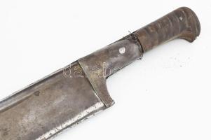 Jatagán. Oszmán Birodalom vagy Balkán, cca. XIX. sz. Kovácsolt acél, fa markolattal, a pengén jelzés...