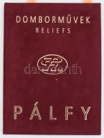 Pálfy Gusztáv: Domborművek. Válogatás harminc év műveiből. Reliefs. Auswahl von Werken aus dreißig Jahren. Reliefs. Chosen from among the works of thirty years. A szerző, Pálfy Gusztáv (1942-2021) Munkácsy Mihály-, Katona József- és Príma-díjas szobrászművész által Ury Ibolya "Csibi" (1924-2009) művészettörténész részére DEDIKÁLT példány! Kecskemét, én., Szerzői. Gazdag képanyaggal illusztrált. Benne újságcikk másolatokkal 5 db, valamint további 9 lappal, rajtuk Pálffy Gusztáv munkákkal. Valamint Pálffy Gusztáv fotójával, rajta Ury Ibolyának szóló DEDIKÁCIÓJÁVAL, 12x9 cm. Kiadói aranyozott egészbársony-kötés, papír védőborítóban.