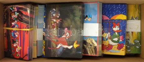 WALT DISNEY - 600 db modern postatiszta képeslap: 12 különböző képeslap 50 darabos csomagokban / 600 modern unused postcards - 12 different postcards in packs of 50