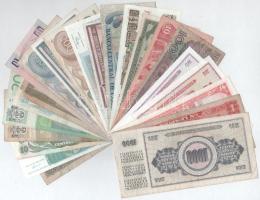 23db-os vegyes külföldi bankjegy tétel, közte Csehország 1994. 20K + Jugoszlávia 1939. 10D, stb. T:v...