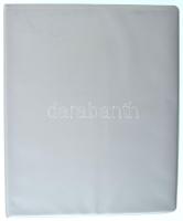 Fehér négy gyűrűs bankjegy album, 62db, javarészt "Esselte" műanyag berakólappal (benne 3db osztatlan, 38db hármasosztású és 21db négyesosztású) használt, de jó állapotban