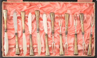 Süteményes készlet. Ezüst (Ag) nyéllel, 6 + 6 db 15 cm, jelzett, díszdobozban