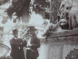 1910 Nagykőrös ? Arany János emlékmű. A képen kisfaludi Stróbl Alajos szobrász az emlékmű alkotója, ...