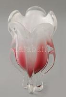 Chribska fehér-rózsaszín színezésű váza. Terv.: Josef Hospodka. Jelzés nélkül, m: 28,5 cm