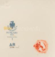 Hollóházi fedeles edény, rózsa fogóval, fogón sérüléssel, jelzett, d: 17 cm