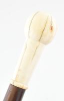 Gavallér bot, csont markolattal, csontos repedéssel, h: 96 cm