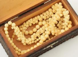 Csontszerű bizsu szett, fa dobozban