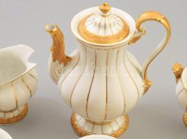 Meissen "X-Form" kávés készlet. Gerezdelt testű aranyozott mintás darabok, XX. sz. második...