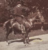 Ottó Ferenc főherceg (18665-1906) lóháton az erdélyi Szinaján, keményhátú fotó Brand műterméből, 14,...