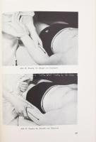 Prof. Dr. Richard Kirsch: Sportmassage. Berlin, Sportverlag. Kiadói egészvászon kötés, kissé kopotta...