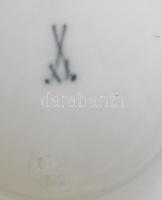 Meissen virágmintás váza, jelzett, kopással, m: 19,5 cm