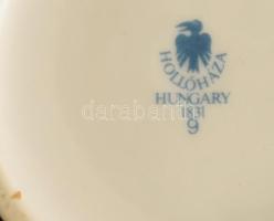 Hollóházi Szász Endre által tervezett dekorral díszített porcelán váza. Jelzett, minimális kopással,...