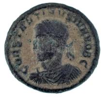 Római Birodalom / Thesszaloniki / II. Constantinus 324. AE Follis (2,84g) T:VF Roman Empire / Thessalonica / Constantine II 324. AE Follis "CONSTANTINVS IVN NOB C / CAESARVM NOSTRORVM - VOT X - TSBVI" (2,84g) C:VF RIC VII 122