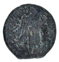 Ptolemaida Egyiptom Kr.e. ~III. század AE18 bronz (7,45g) T:F Ptolemaic Egypt ~3rd Century BC AE18 bronze "PTOLEMAIOU BASILEWS" (7,45g) C:F