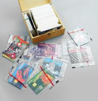 175 darab telefonkártya, közte 13 darab bontatlan kártya a 90-es évekből.