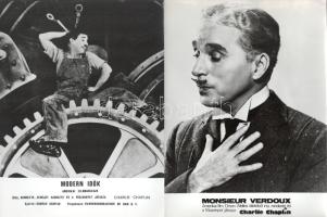 cca 1989 előtt készült jelenetfotók Charlie Chaplin három filmjéről, 13 db vintage produkciós filmfotó (vitrinfotó, lobbyfotó) ezüst zselatinos fotópapíron, a használatból eredő (esetleges) kisebb hibákkal, 18x24 cm