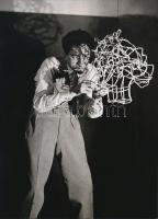 1925 Man Ray (1890-1976) amerikai fotóművész, a dadaizmus és a szürrealizmus egyik meghatározó művészének alkotása (Jean Cocteau labirintusa), 1 db modern nagyítás, jelzés nélkül, 21x15 cm