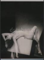 cca 1936 "Akt kompozíció, a kubizmus jegyében", 1 db modern nagyítás, jelzés nélkül, 21x15 cm