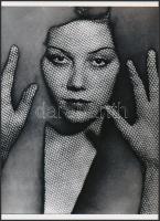 cca 1939 Man Ray (1890-1976) amerikai fotóművész, a dadaizmus és a szürrealizmus egyik meghatározó művészének alkotása (Kombinált technikával készült rayograph), 1 db modern nagyítás a néhai Fotószemle (1938-1943) című szaklap hagyatékából, jelzés nélkül, 21x15 cm