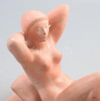 Kucs Béla (1925-1984): Napozó akt. Terrakotta, jelzett, felületi sérüléssel, 23x20 cm