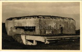 124. sz. betonbunker / WWII Hungarian military, concrete bunker. photo