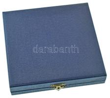 1973. "Szolnoki Kulturális Hetek" kétoldalas bronz emlékérem (102mm) tokban, T:AU