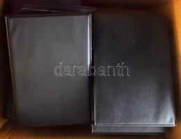 14 db kis méretű képeslap album dobozban, összesen kb. 750 férőhellyel