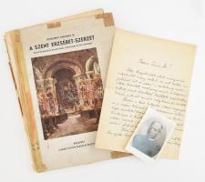 1933 Pokorny Emánuel (1860-1939) pap, főgimnáziumi igazgató. egyházi író autográf levele, aláírásával ismeretlen személy részére. "Kedves Tanár Úr! Isten kegyelméből elért aranymisém alkalmából arany tollal, de sok költői nagyítással írt és akkor a névtelenség védelme alatt közzétett, most pedig szerző önleleplezés mellett, remek díszítéssel kiállított másolatban hozzám jutatott soraiért meleg köszönetet mondok...". Mellette Pokorny Emánuel fotója, rajta saját kezű aláírásával, 9x6 cm. + Pokorny Emánuel: A Szent Erzsébet szerzet. Tekintettel budapesti kolostorára, templomára és női kórházára. Bp., [1935.] Szerzői,(Stephaneum-ny.), 170 p. Egészoldalas és szövegközti képekkel illusztrált. Kiadói papírkötés, sérült borítóval és a gerinccel, de maga a könyv belül olvasható, a lapok épek, tiszták.