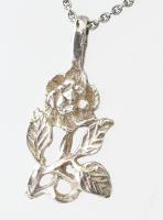 Ezüst(Ag) ankerszemes nyaklánc rózsa medállal, jelzett, h: 45 cm, 2×1 cm, nettó: 2,4 g