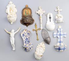 cca 19. sz. vége - 20. sz. eleje, 11 darab fali feszület és szenteltvíztartó, porcelán és fém, klf méretben, sérüléssel.