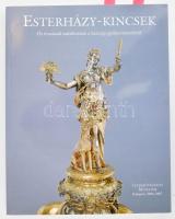 Esterházy-kincsek. Öt évszázad műalkotásai a hercegi gyűjteményekből. Az Iparművészeti Múzeum és a kismartoni Esterházy Magánalapítvány közös kiállítása. Szerk., a kiállítást rendezte és a bevezető tanulmányt írta: Szilágyi András. Bp., 2006, Iparművészeti Múzeum. 219 p. Gazdag képanyaggal illusztrálva. Kiadói papírkötés, jó állapotban.