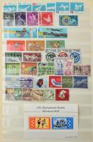 Külföldi sportmotívumok postatisztákkal + a 40-50-es évek bélyegzett magyar bélyegei több példányban...