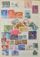 Külföldi sportmotívumok postatisztákkal + a 40-50-es évek bélyegzett magyar bélyegei több példányban...