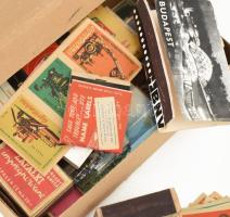 Kis doboznyi vegyes gyufa és gyufacímke, külföldi darabokkal