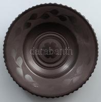 Karda Imre (1919-1998): Formás tál. Kavicsolt fekete kerámia, jelzett, d: 28 cm