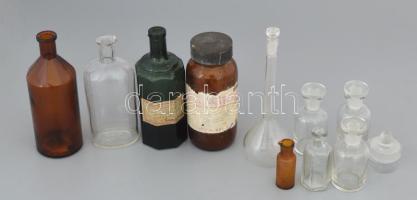 11 darabos patikai / orvosi üveg tétel, változó méretben.