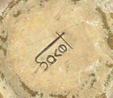 Tevan Margit (1901-1978): Iparművész tálka, jelzett, kopott, d: 13 cm