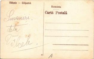 Előpatak, Valcele; asztalnál ülve / sitting at the table (gyűrődések / creases)