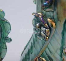 Fémlüszteres felületű üveg kétszájú váza és kínáló, m: 18-27 cm